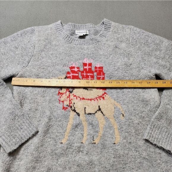Cupcakes and Cashmere Camel With Gifts Christmas Sweater Size med Ugly Xmas - Picture 10 of 11